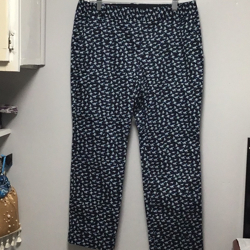 The Limited slacks Drew fit, size 6. Blend of blue pattern colors on black.